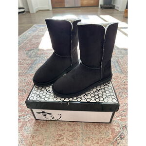 NEW WILLOWBEE SADIE WOMEN WINTER BOOT BLACK COLOR FAUX SUEDE SIZE US 7M